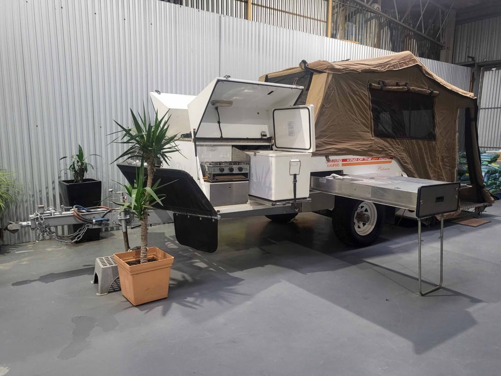 Donehues_Leisure_Used_Kimberly_King_of_the_road_Camper_Mt-Gambier_22026M-1024x768